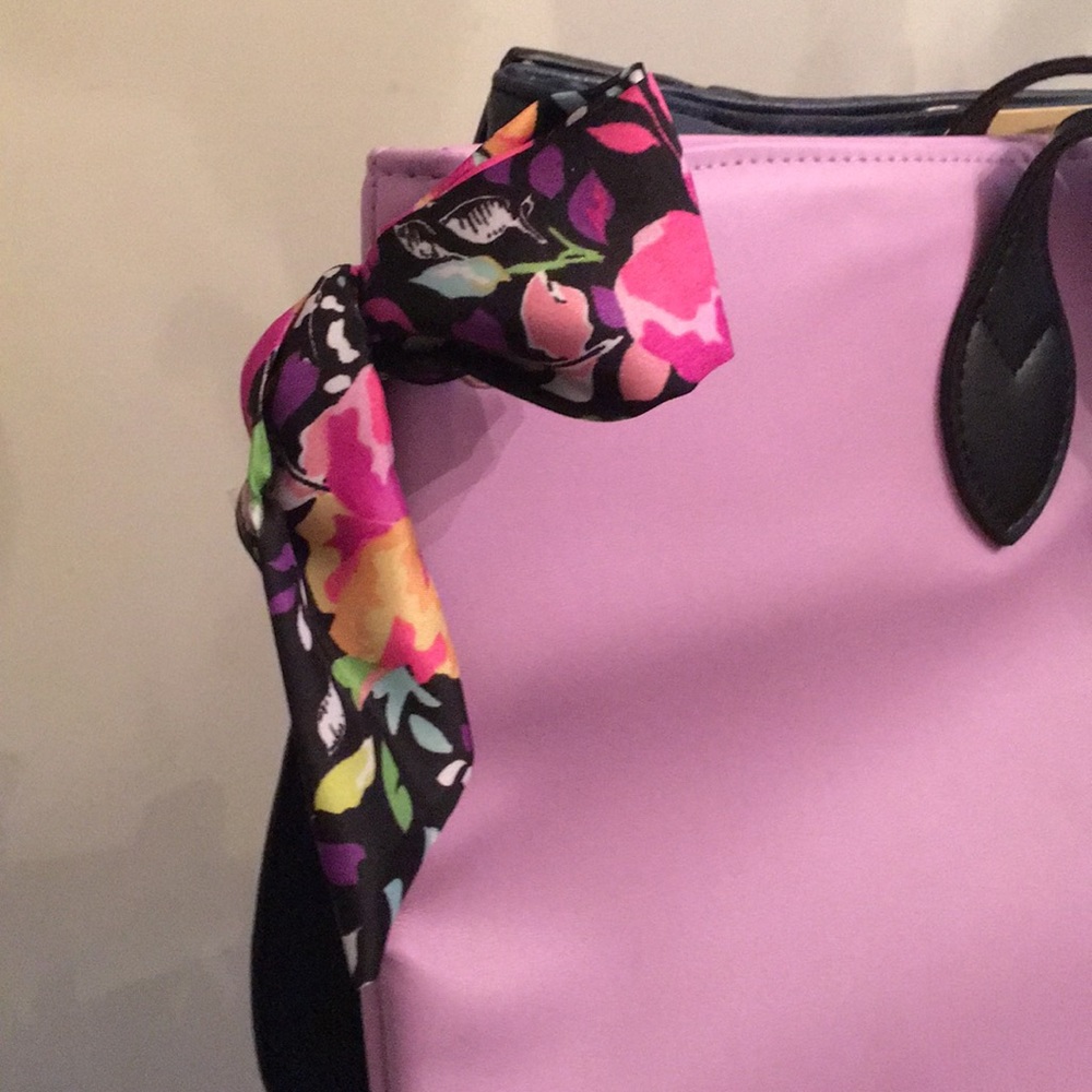 🌸💐 Simply Spring Tote💐🌺 - Picture 2 of 5